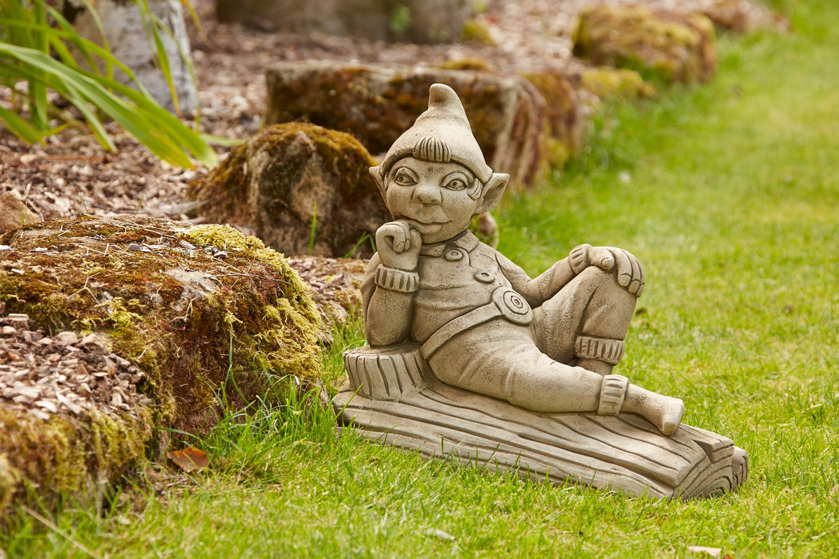 Pixie On Log – Bow Garden Centre