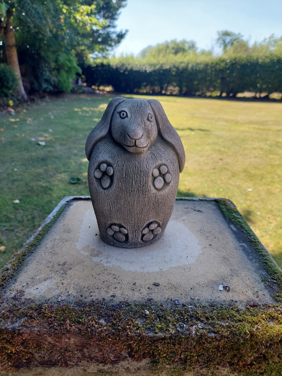 Stone Rabbit – Bow Garden Centre